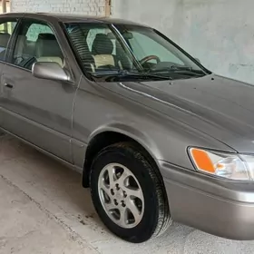 Toyota Camry 1999
