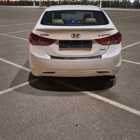 Hyundai Elantra 2013