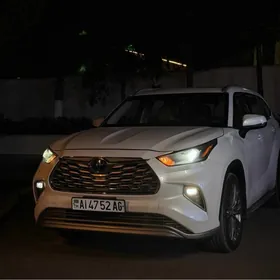 Toyota Highlander 2022