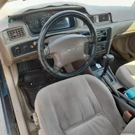 Toyota Camry 2001