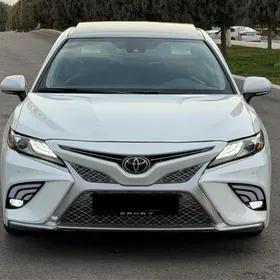 Toyota Camry 2020