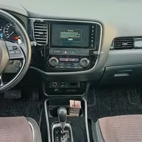 Mitsubishi Outlander 2022