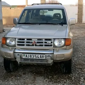 Mitsubishi Montero 1998