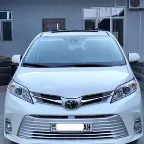 Toyota Sienna 2019