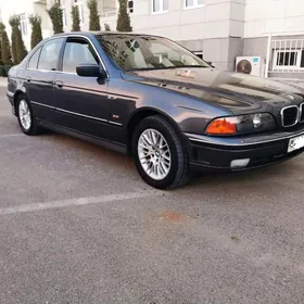 BMW E39 2000
