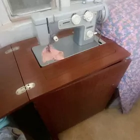 Швейная машина «Подольск-142»