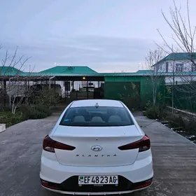 Hyundai Elantra 2019