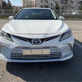 Toyota Camry Hybrid 2022