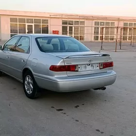 Toyota Camry 2000