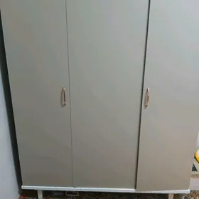 шифоньер,шкаф