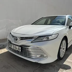 Toyota Camry 2020