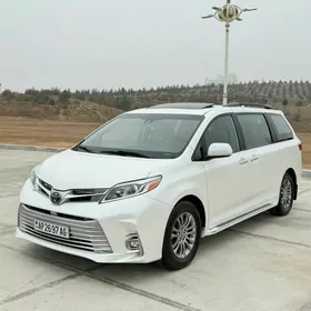 Toyota Sienna 2018