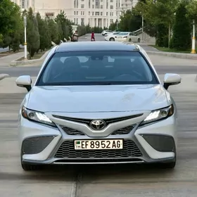 Toyota Camry 2021