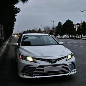 Toyota Camry 2023
