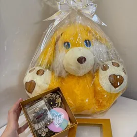 8 mart sowgat gyzlar ucin