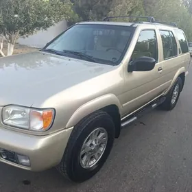 Nissan Pathfinder 2000