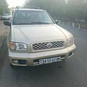 Nissan Pathfinder 2000