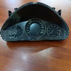 mercedes 320 pribor klimat