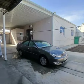 Toyota Camry 2004