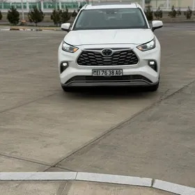 Toyota Highlander 2021