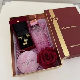 Sowgatlyk nabor 8 mart