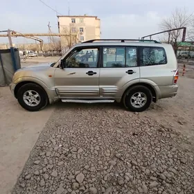 Mitsubishi Pajero 2002