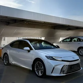 Toyota Camry 2025