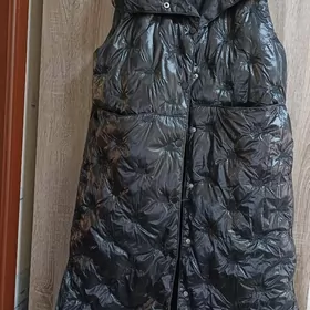 безрукавка новая