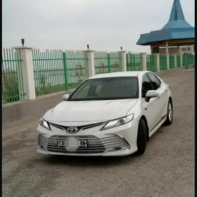 Toyota Camry 2018