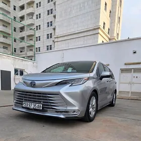 Toyota Sienna 2021