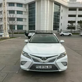 Toyota Camry 2018