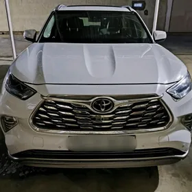 Toyota Highlander 2022