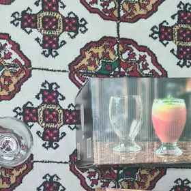 Täze sowgatlyk posuda