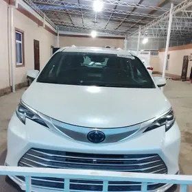 Toyota Sienna 2022