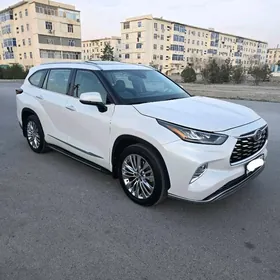 Toyota Highlander 2020