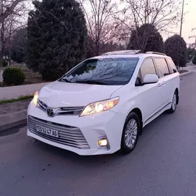 Toyota Sienna 2015