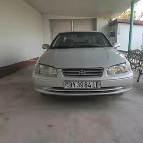 Toyota Camry 2000