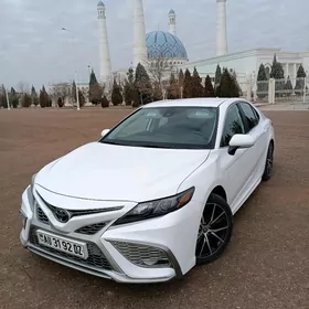 Toyota Camry 2022