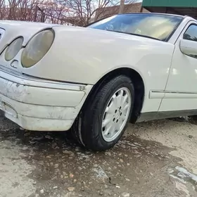 Mercedes-Benz E320 1997