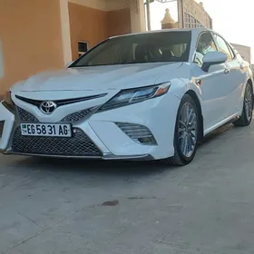 Toyota Camry 2018