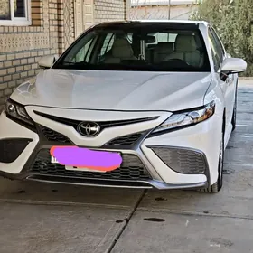 Toyota Camry 2021