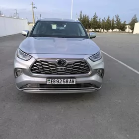 Toyota Highlander 2020