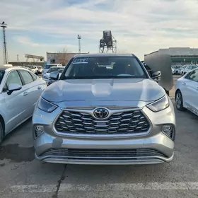 Toyota Highlander 2023