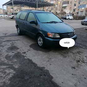 Toyota Sienna 2001