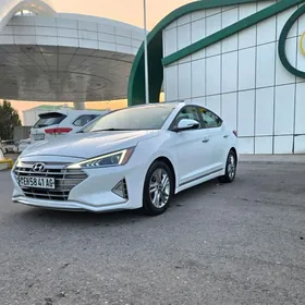 Hyundai Elantra 2019