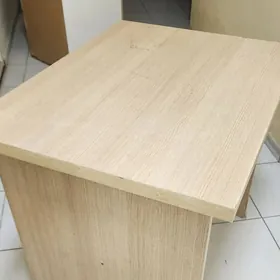 stol rabociy kompyuter