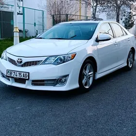 Toyota Camry 2014