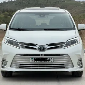 Toyota Sienna 2019