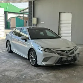 Toyota Camry 2018