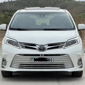 Toyota Sienna 2020